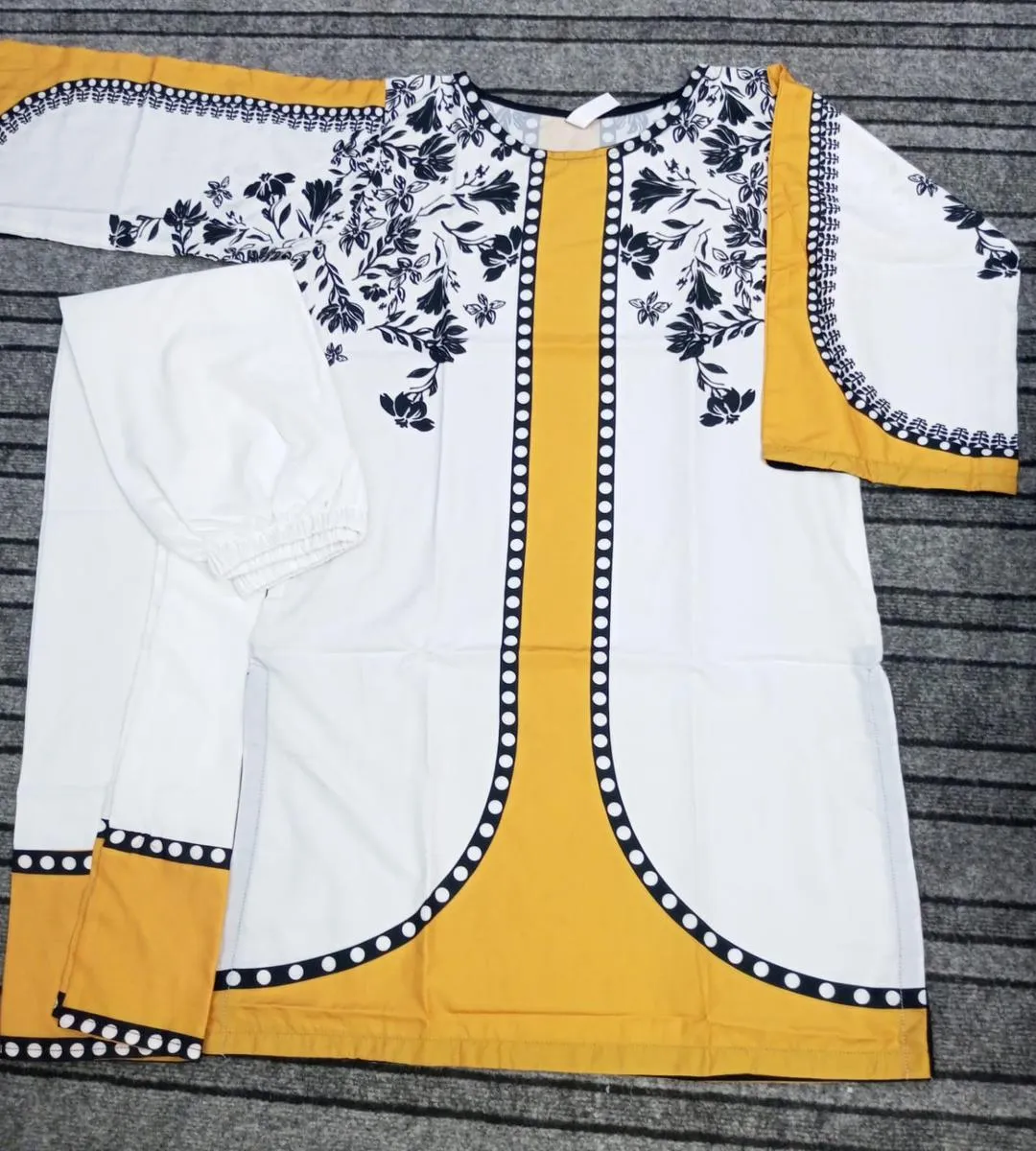 2 Pcs Women's Stitched Grip Silk Printed Co-Ord Set - Image 3